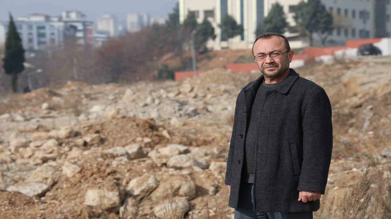 Depremde eşi ve iki kızını kaybeden imamın yürek yakan hikayesi