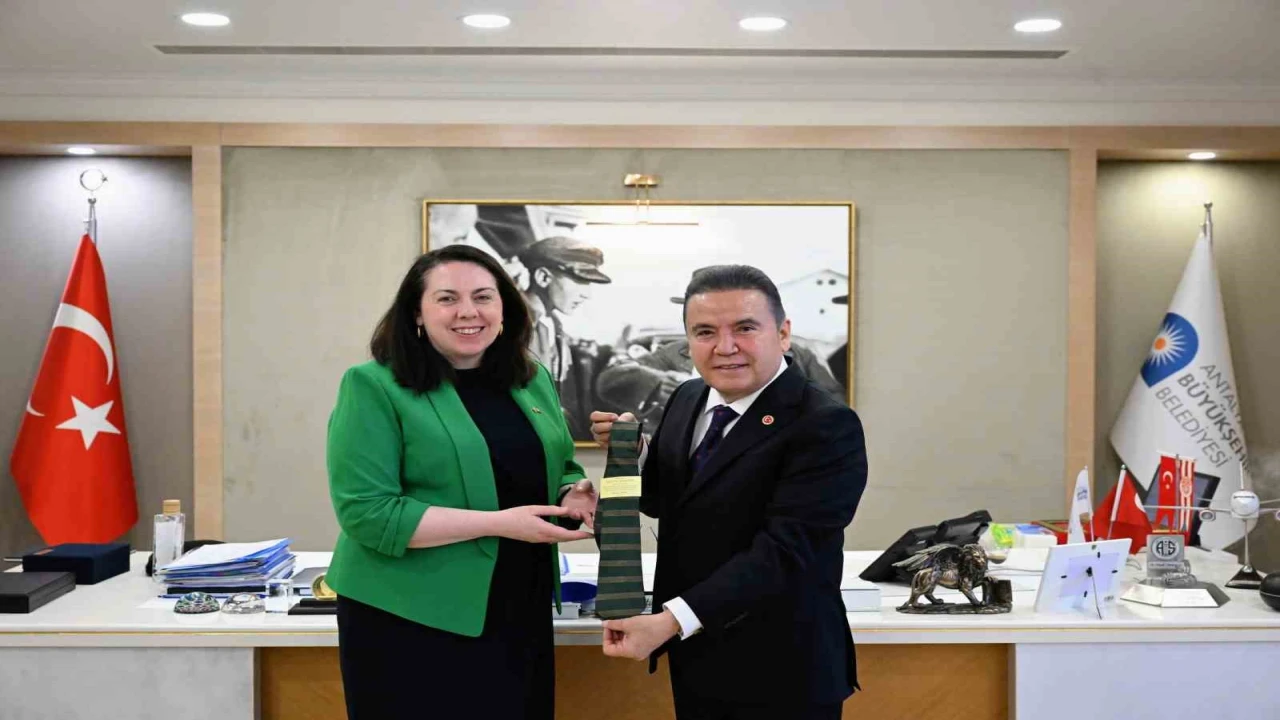 İrlandanın Ankara Büyükelçisi Brosnan: Vatandaşlarımızın Antalyayı neden tercih ettiğini daha yakından anladım