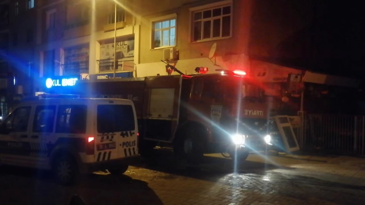 Ispartada 4 katlı binada çıkan baca yangını itfaiye ekiplerince söndürüldü
