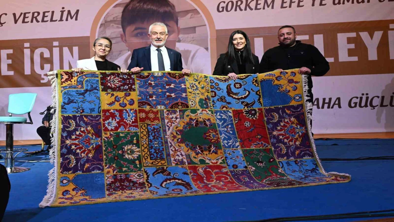 Ispartada DMD kas hastası genç için düzenlenen yardım gecesinde rekor bağış