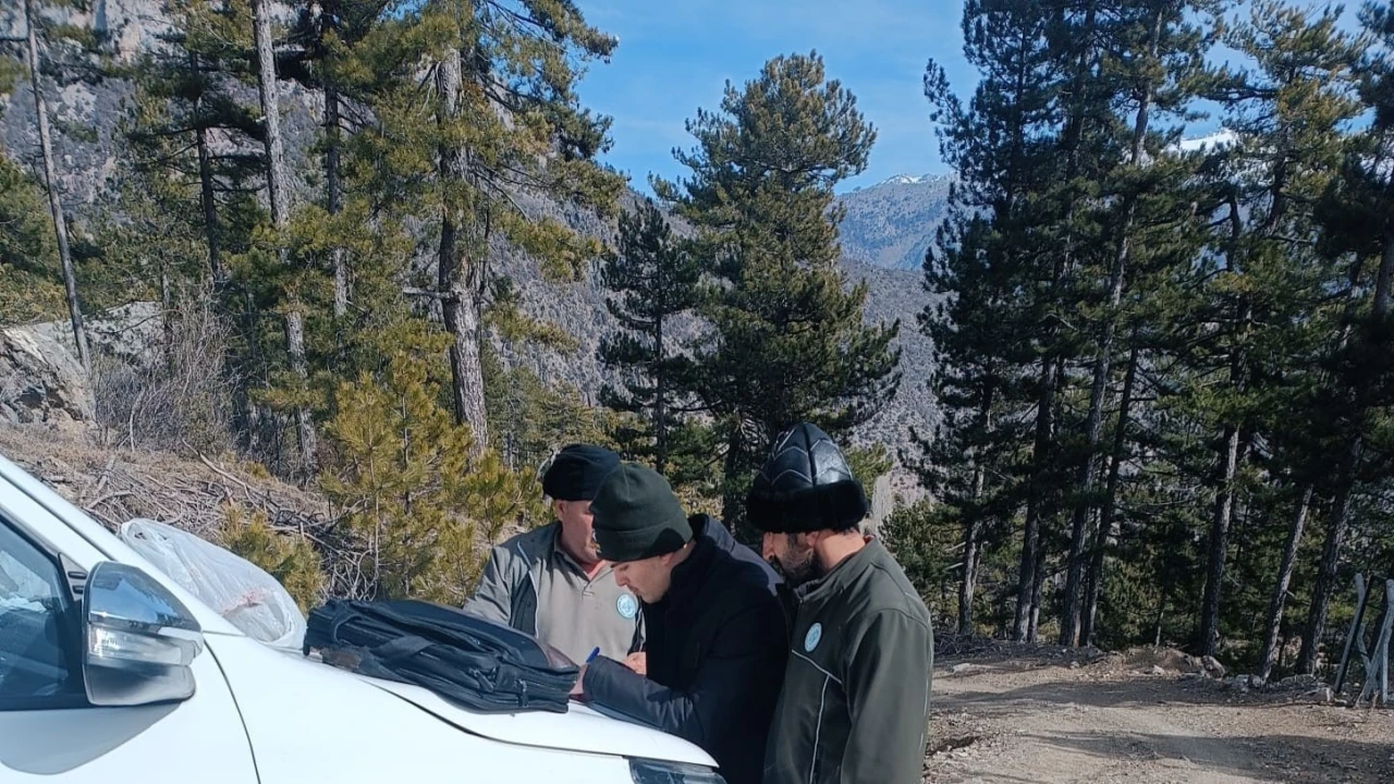 Ispartada kaçak keklik avladığı tespit edilen avcıya idari ve tazminat cezası