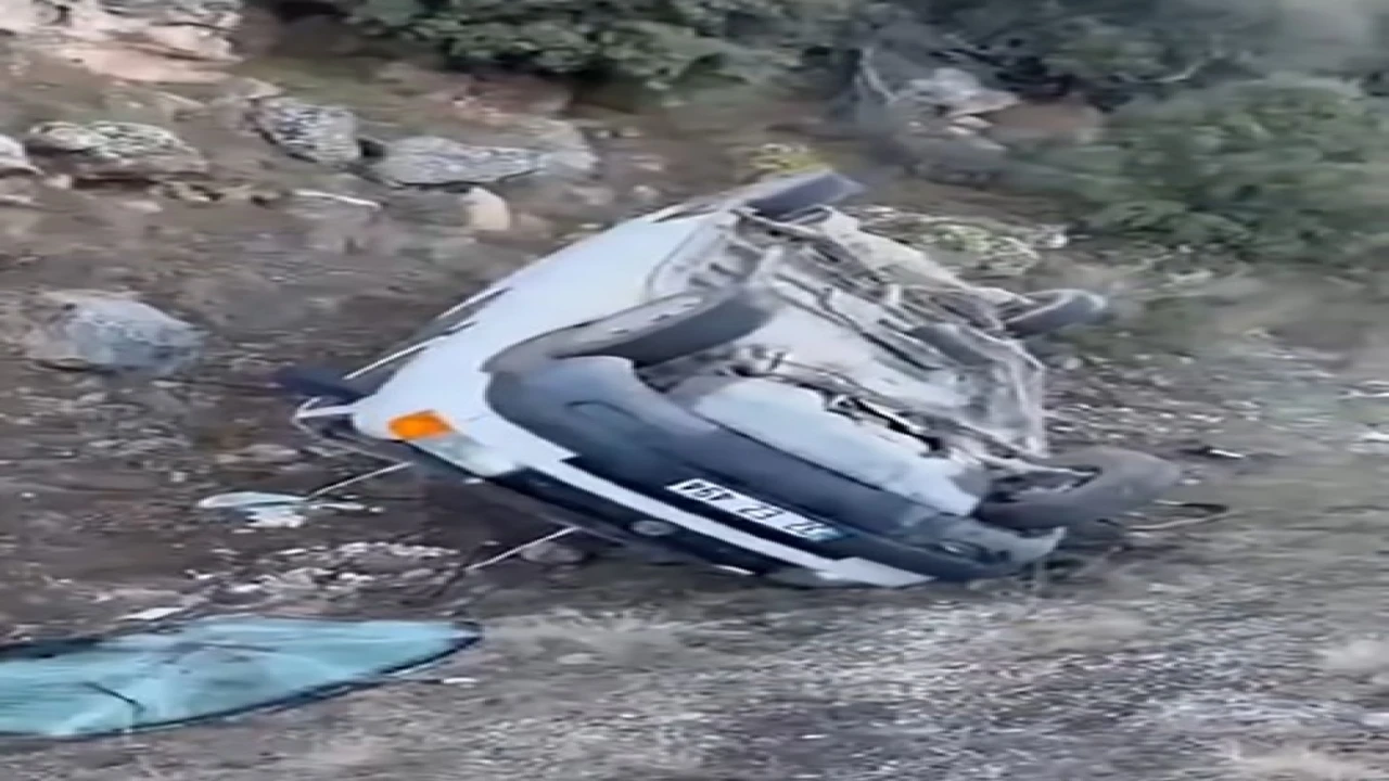 Ispartada kontrolden çıkan araç takla attı: 2 yaralı