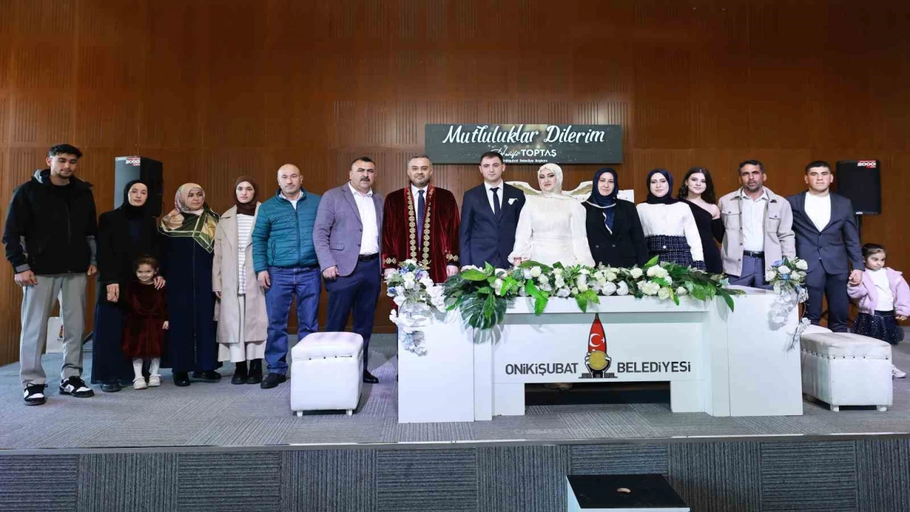 Kahramanmaraşta çiftler 14 Şubatta sevgilerini nikahla ölümsüzleştirdi