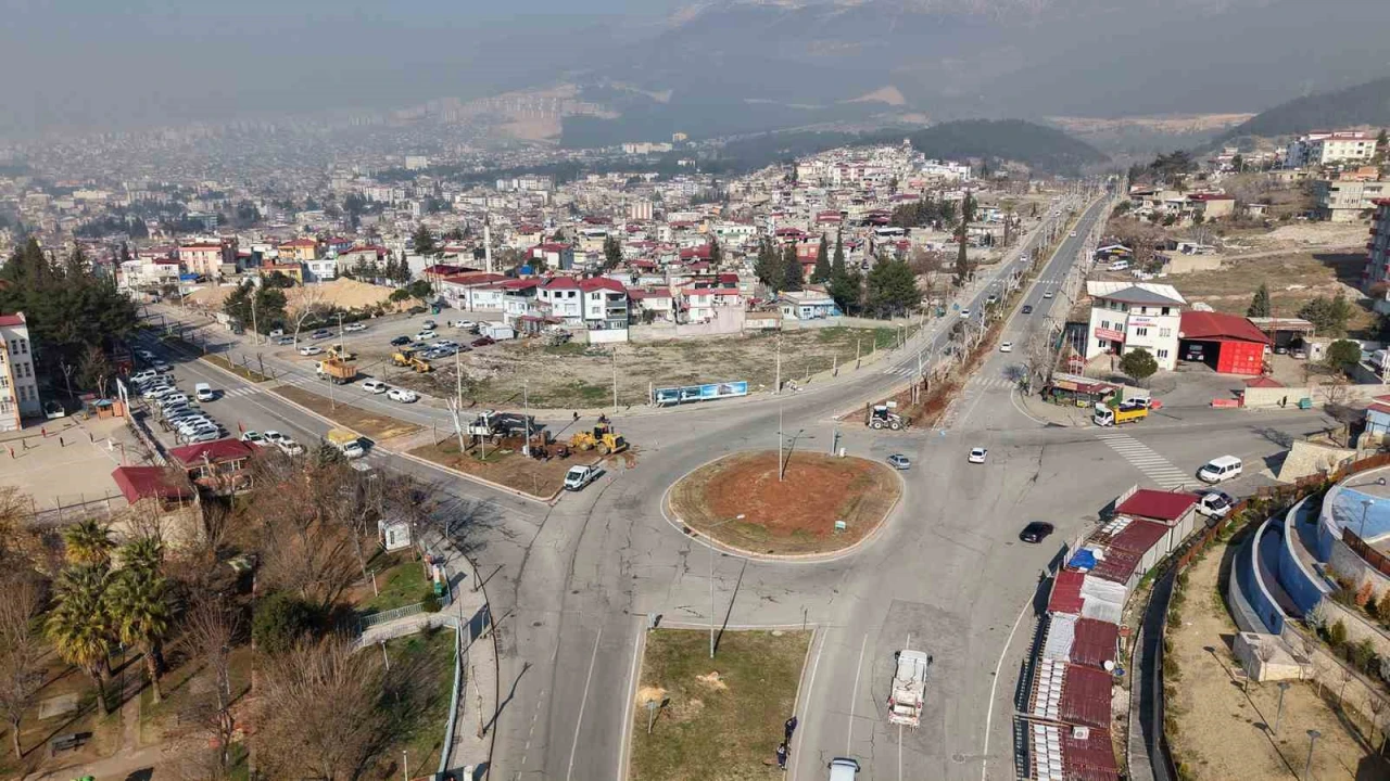 Kahramanmaraşta yol ve kavşak çalışmaları