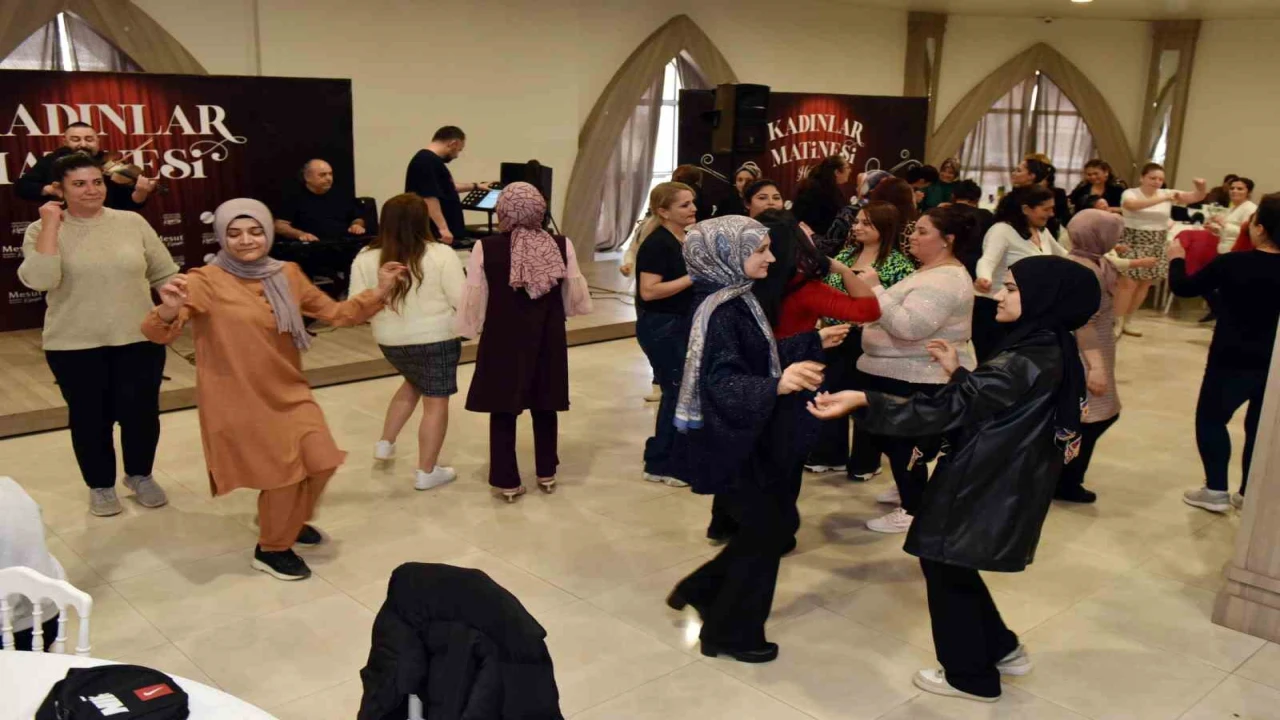 Kepezli kadınlar gönüllerince eğlendi