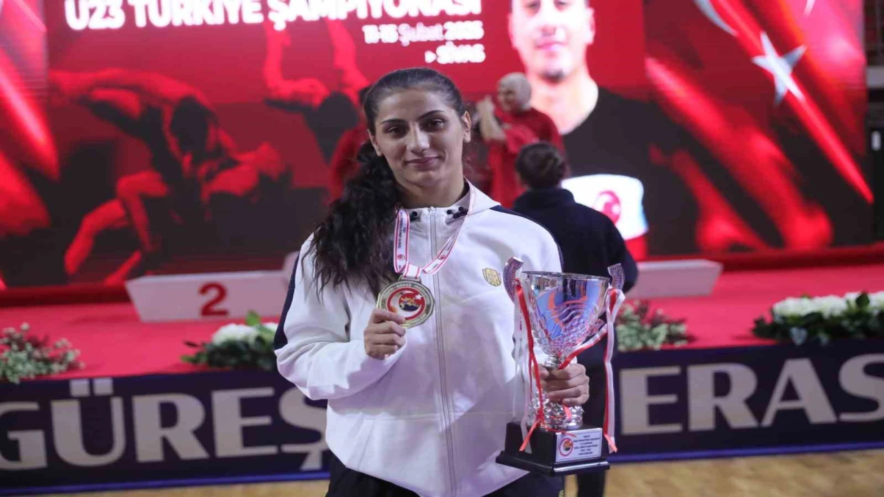 Kozanlı güreşçi Türkiye şampişonu oldu