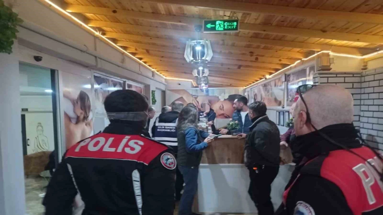 Mersin polisinden eş zamanlı denetim: 2 şüpheli tutuklandı, 7 milyon 950 bin TL ceza kesildi