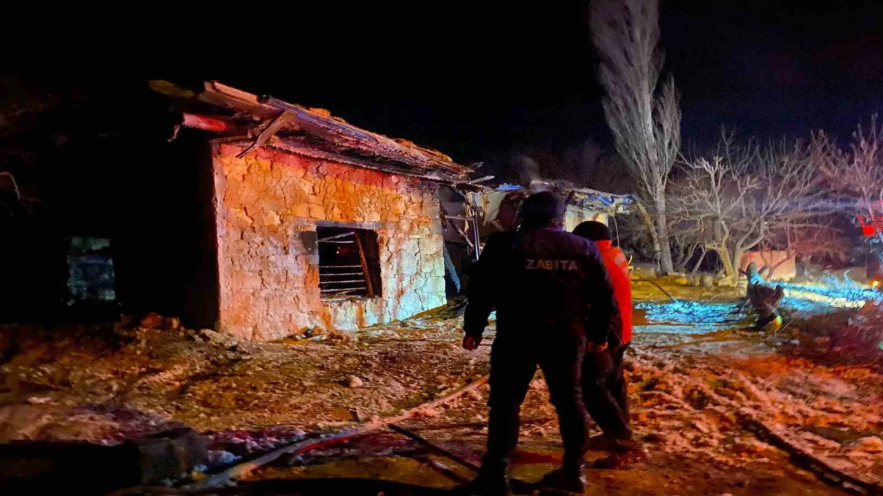 Mersinde ev yangını: 1 ölü