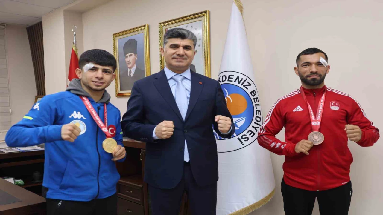 Mersinli boksörler Konyadan madalya ile döndü