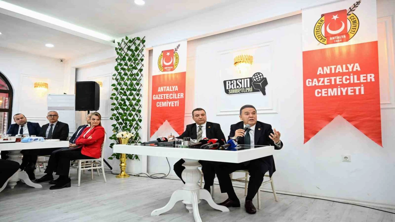 Muhittin Böcek: Antalyaya teleferiği yeniden kazandıracağız