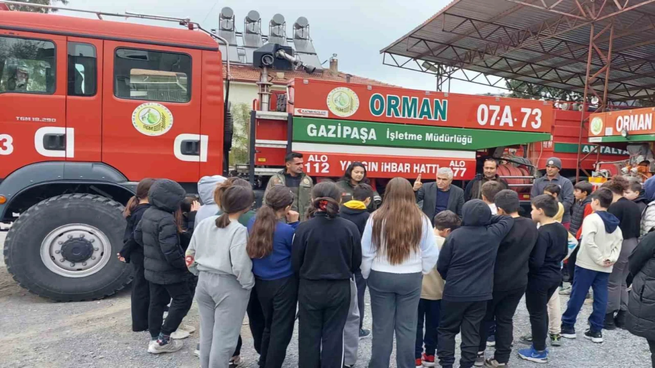 Öğrencilere ve vatandaşlara yangın eğitimi