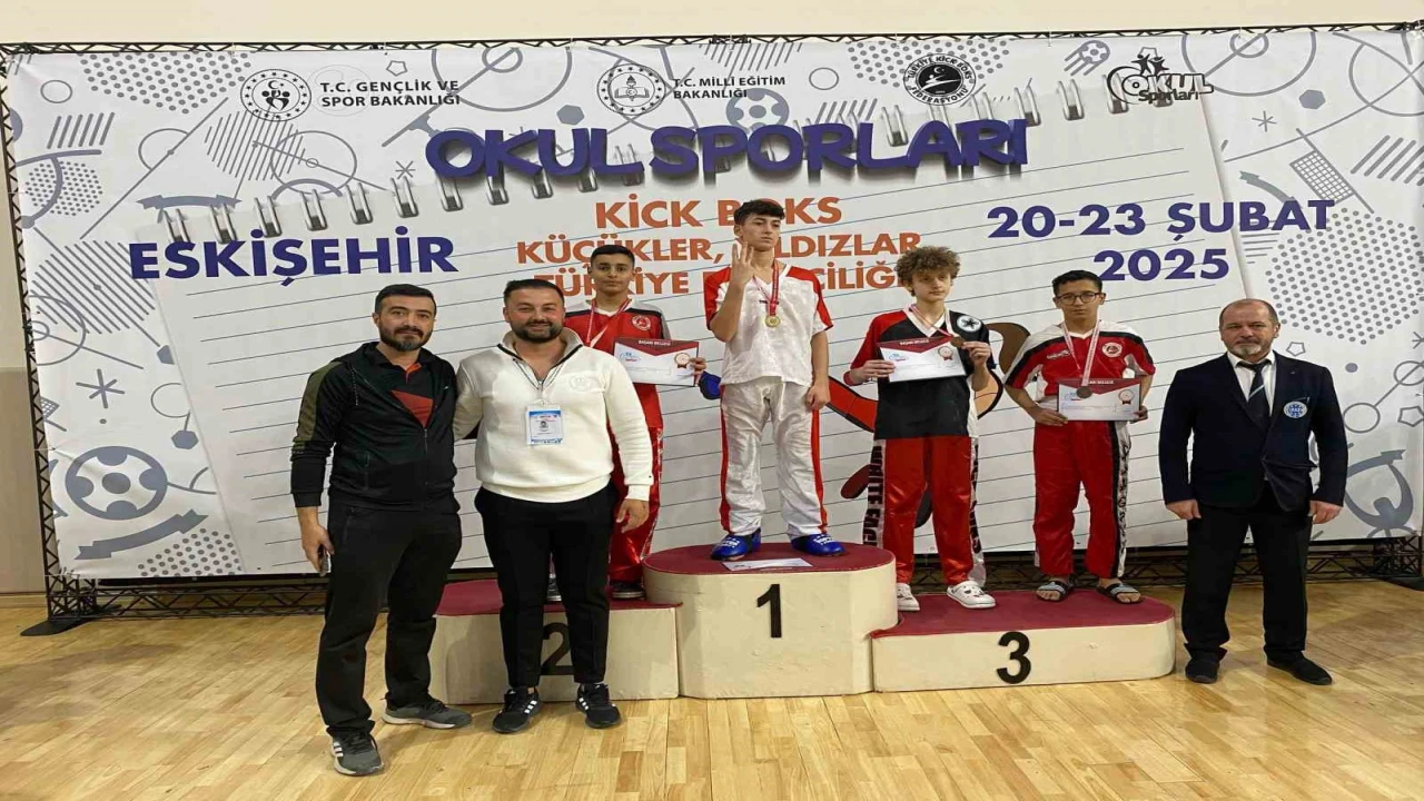 Osmaniyeli kick boksçulardan, Türkiye Şampiyonasında başarı