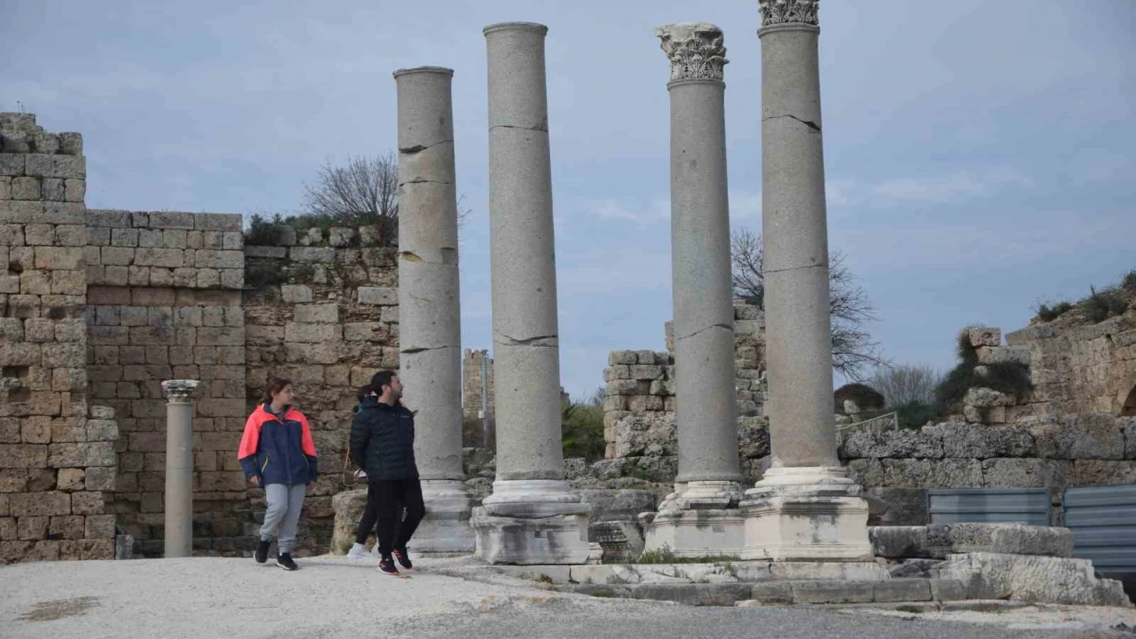 Perge Antik Kentini 2024 yılında 157 bin kişi ziyaret etti