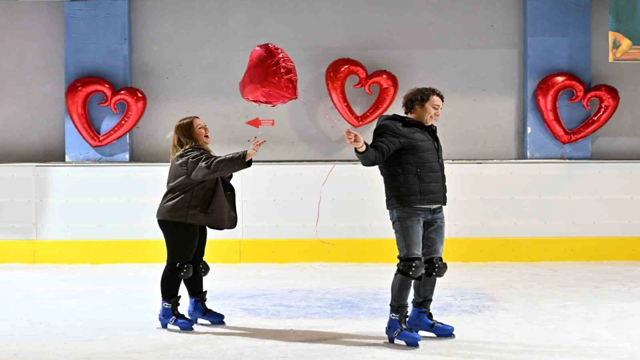 Sevgililer Gününde buz gibi aşk