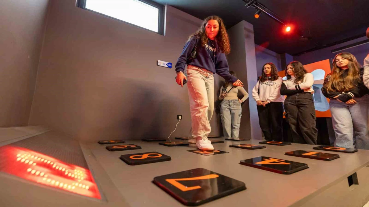 Tarsusta Aratos Matematik Evi hizmete açıldı