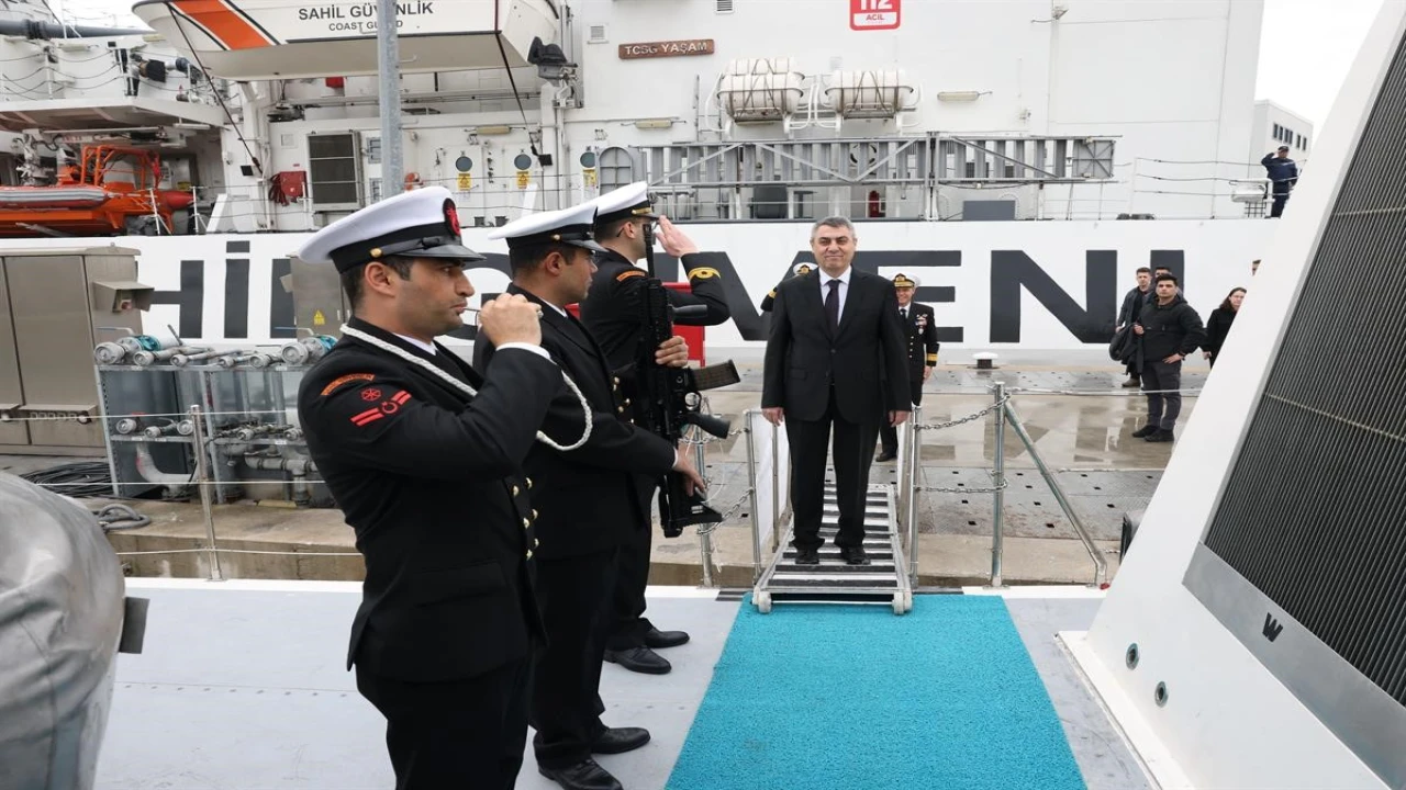 Vali Toros, güvenlik birimleriyle toplantı yaptı