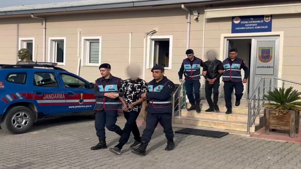 14 yıl cezayla aranıyordu: İkizinin kimliğini kullanan cezaevi firarisi yakalandı