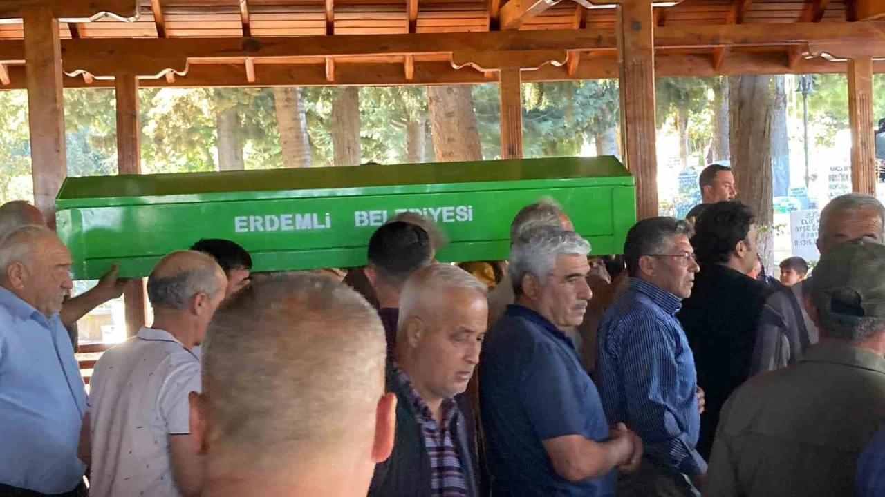 Acı olay: Babası 6 yıl önce vefat eden 8 yaşındaki Naz kazada hayatını kaybetti