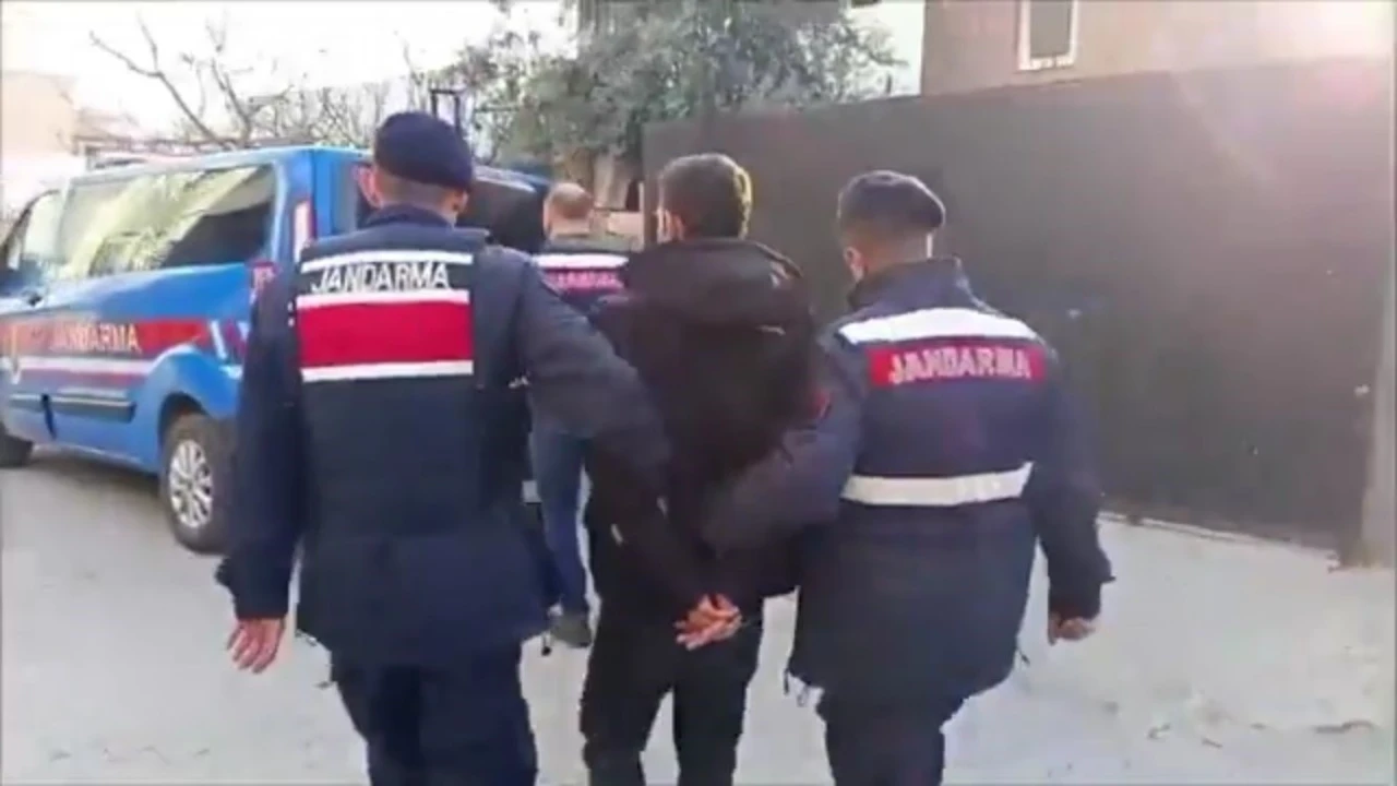 Adanada vatandaşları 100 milyon lira zarara uğratan çeteye operasyon: 8 gözaltı