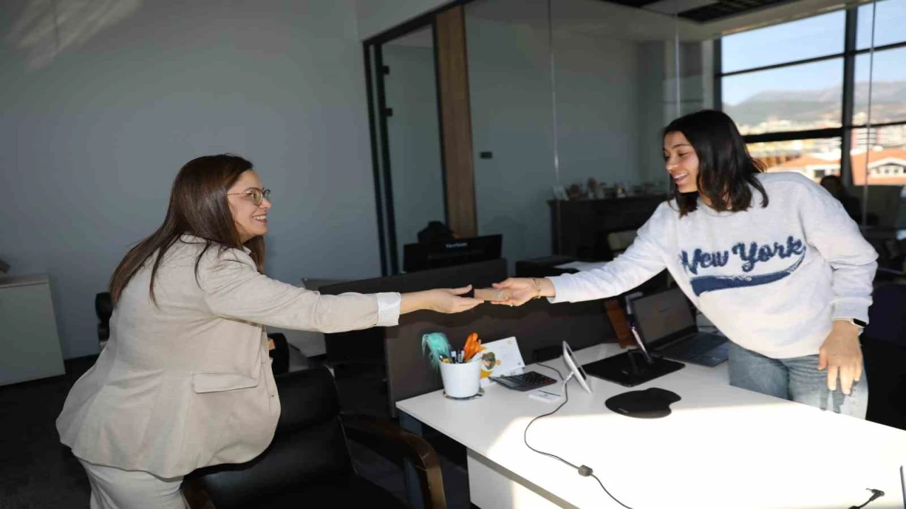 Alanya Belediyesinin kadın meclis üyelerinden anlamlı 8 Mart kutlaması