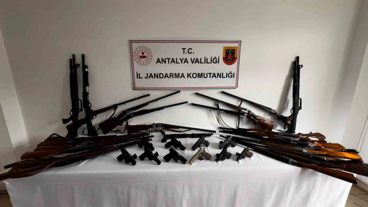 Alanyada kaçak silah ticareti operasyonu