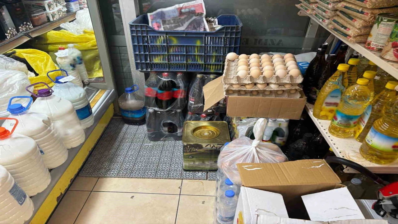 Alanyada tarihi geçmiş ürün satan işletme mühürlendi