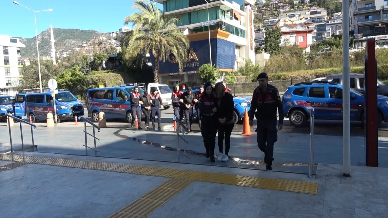 Alanyada Vurgun Operasyonunda yakalanan 7 şüpheli adliyeye sevk edildi