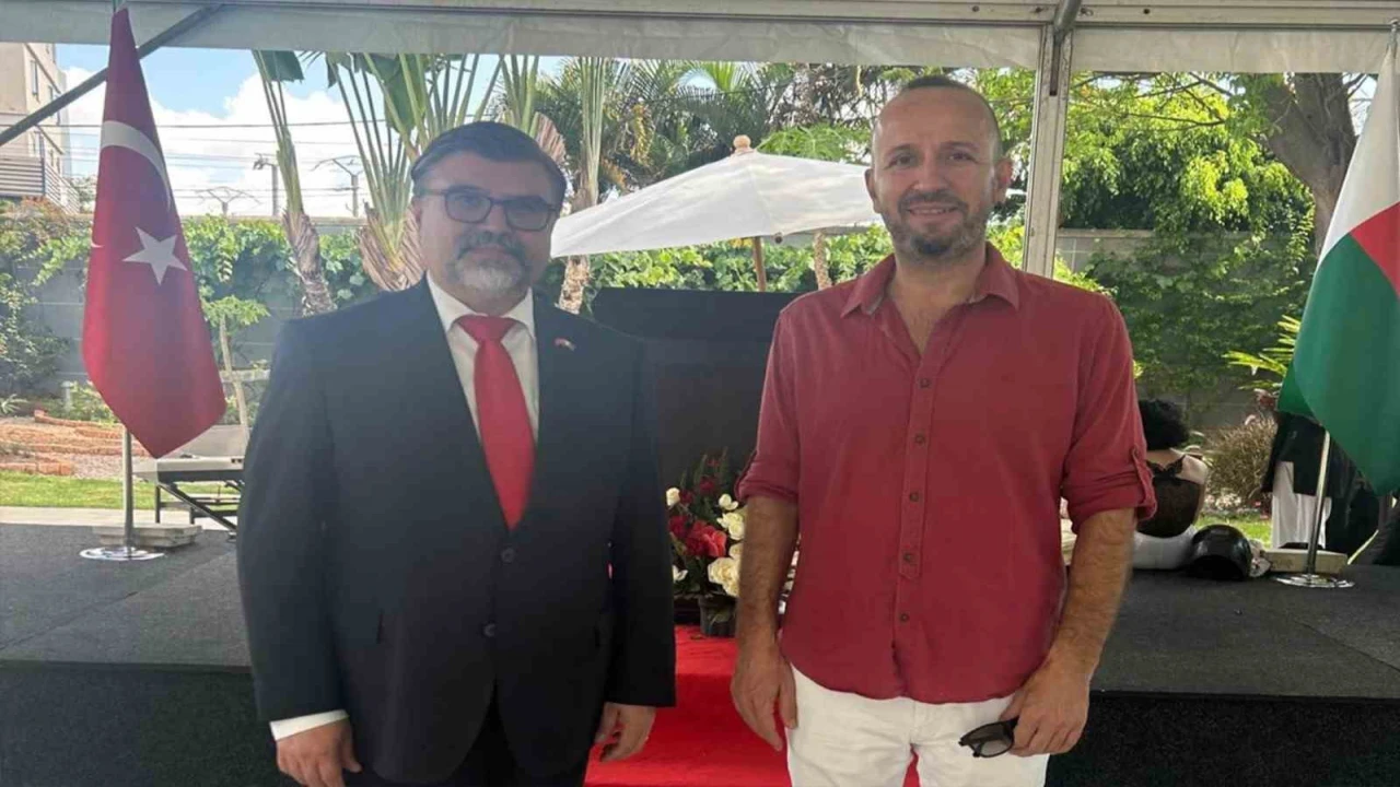 ALKÜlü akademisyenler, Afrikada