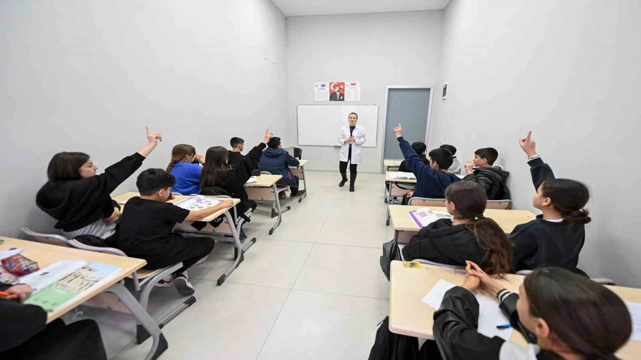 Anamurda öğrencilere ücretsiz eğitim desteği