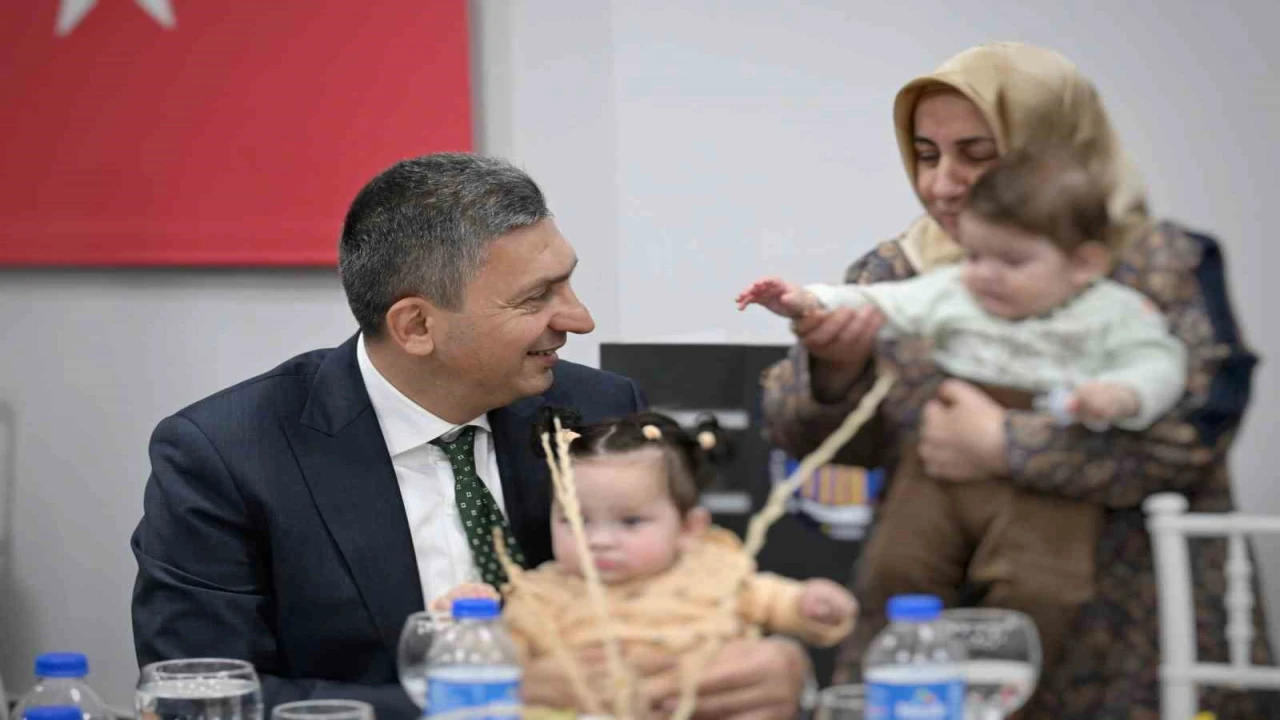 Antalya Valisi Şahin, koruyucu ailelerle iftarda bir araya geldi