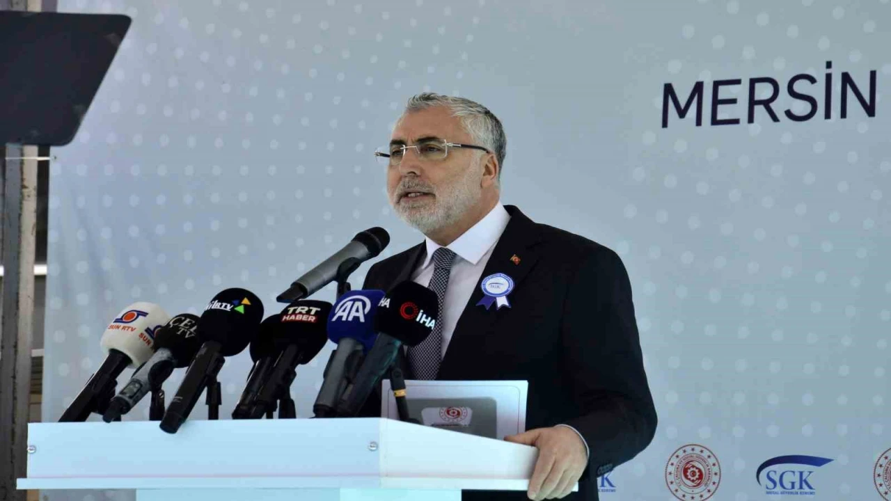 Bakan Işıkhan: Herkese birinci sınıf sağlık hizmeti sunan tek ülkeyiz