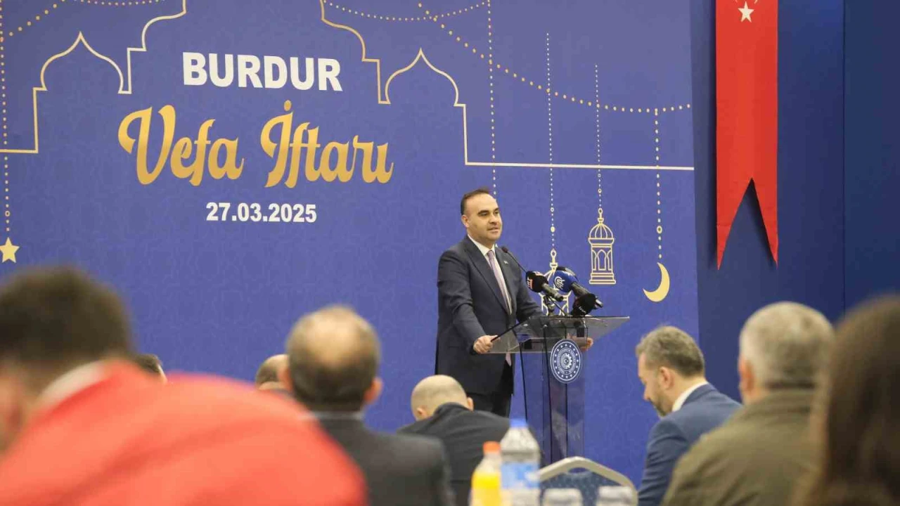 Bakan Kacır: Türk milleti gökyüzüne imzasını atıyor