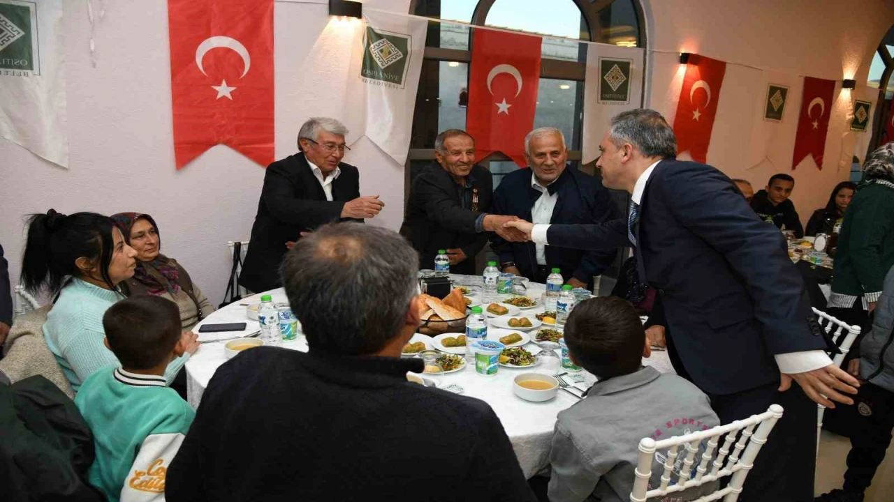 Başkan Çenetten, Şehit Yakınları, Gaziler Ve Aileleri onuruna iftar yemeği
