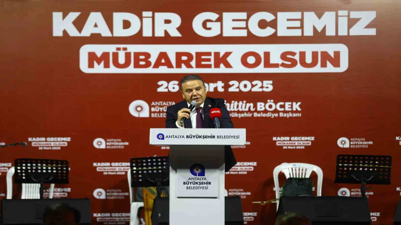 Başkan Muhittin Böcek Kadir Gecesini Elmalıda geçirdi