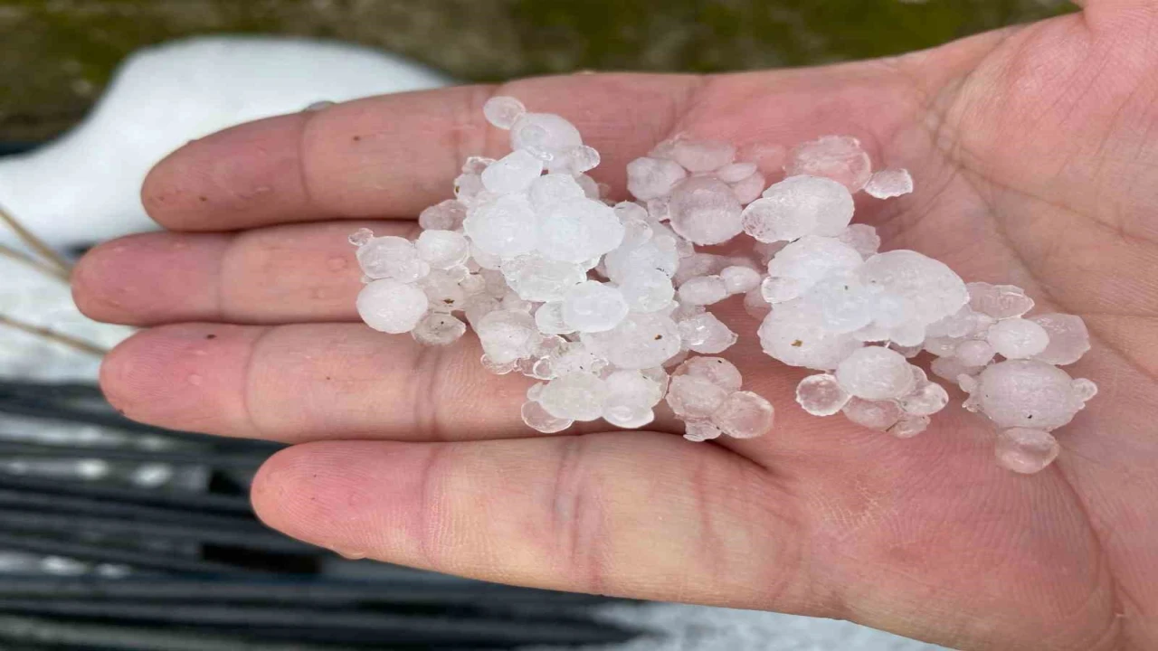 Bayram sabahı Antalyaya dolu sürprizi