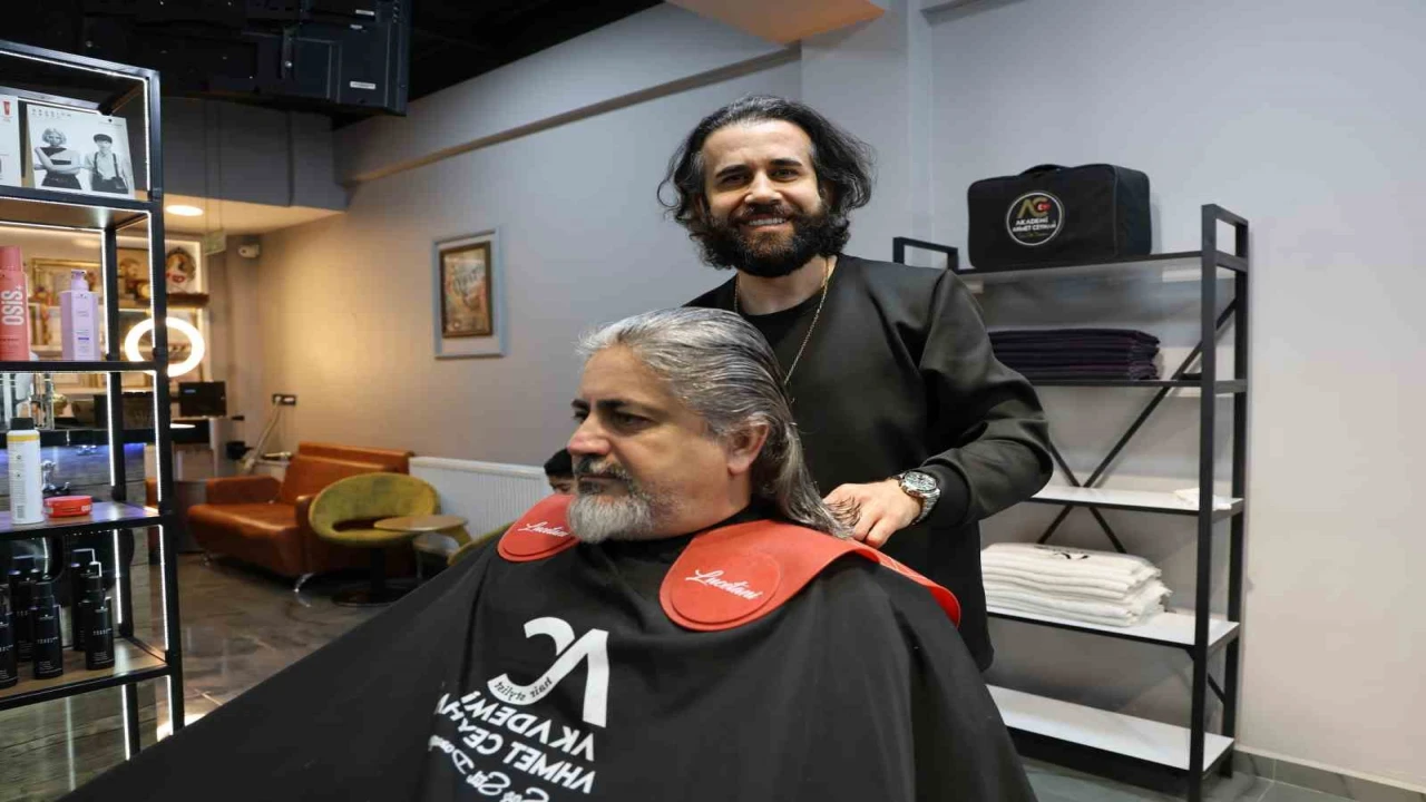 Berberler sahura kadar mesai yapmaya başladı