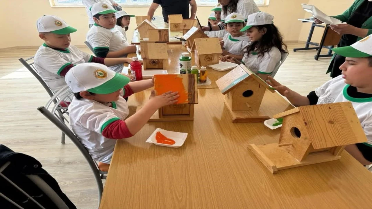 Bozyazıda öğrenciler kuş yuvası hazırladı