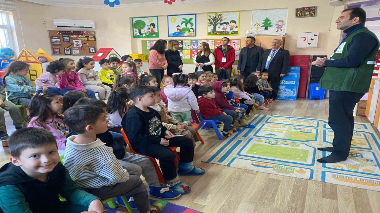 Bozyazıda Yeşilay Haftası kapsamında bilinçlendirme seminerleri düzenlendi