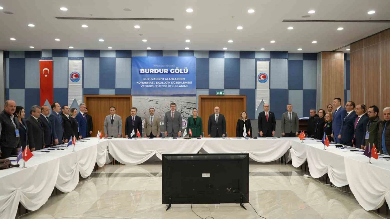 Burdur Gölü alarm veriyor, çözüm arayışı sürüyor