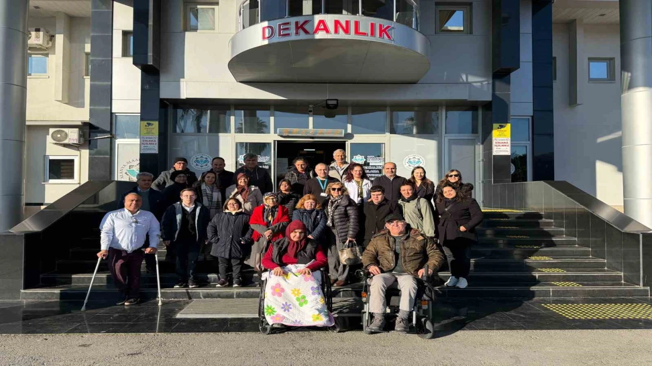 Dekan Akın: Ağız ve diş sağlığı, genel sağlığın önemli bir parçasıdır