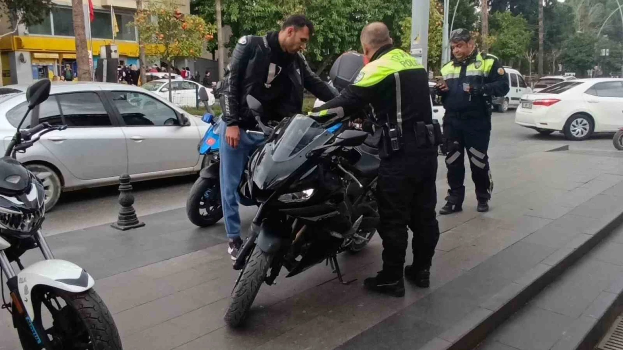 ‘Dur ikazını görüp kaçan 5 sürücü cezadan kurtulamadı