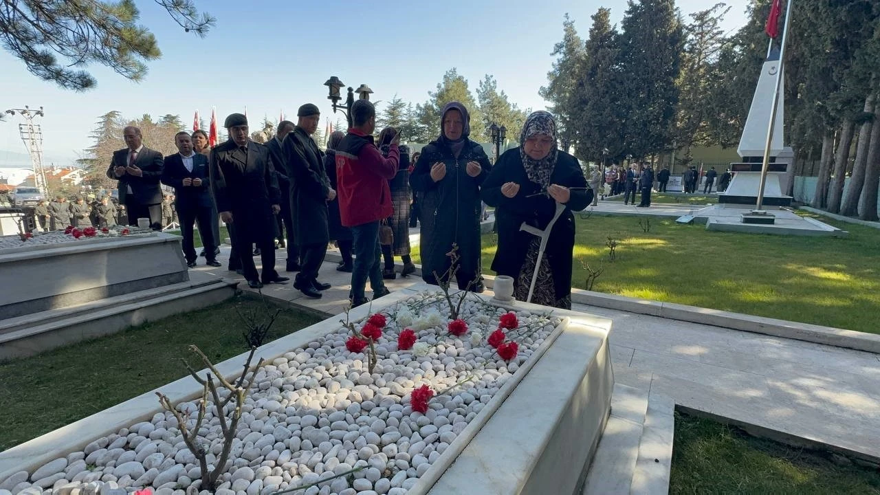 Eğirdirde 18 Mart Şehitleri Anma ve Çanakkale Deniz Zaferinin 110. yıl dönümü için tören düzenlendi