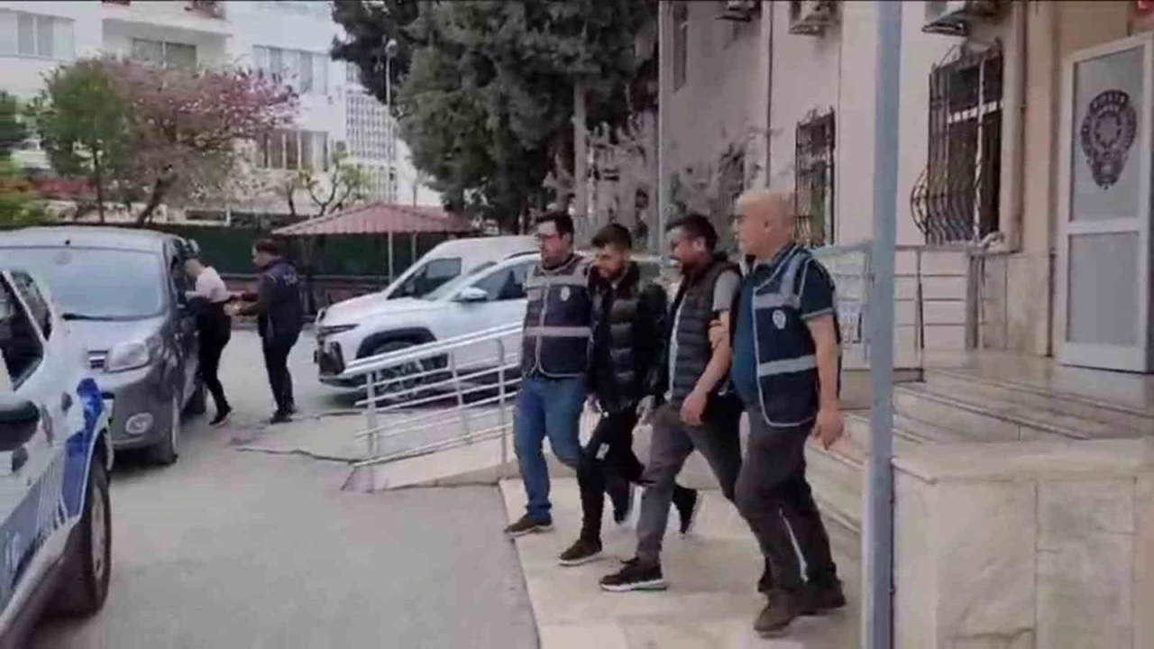 Hapis cezasıyla aranan 3 hükümlü yakalanıp cezaevine gönderildi