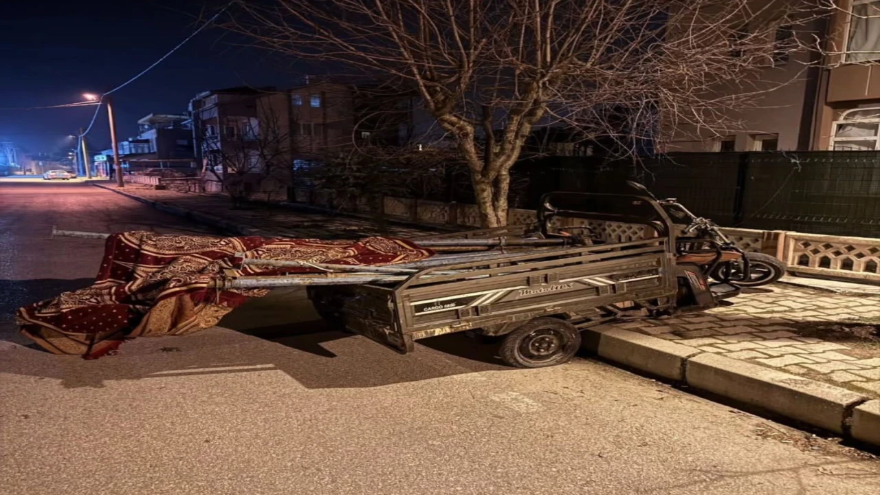 Hırsızlık yaparken uyuşturucuyla yakalandılar