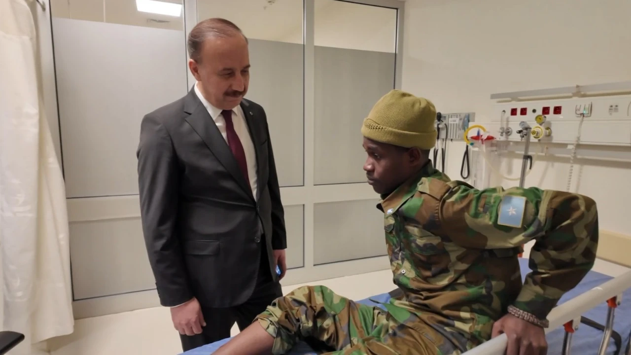 Ispartada askeri kışlada çıkan kavgada 2si ağır çok sayıda yaralı asker var