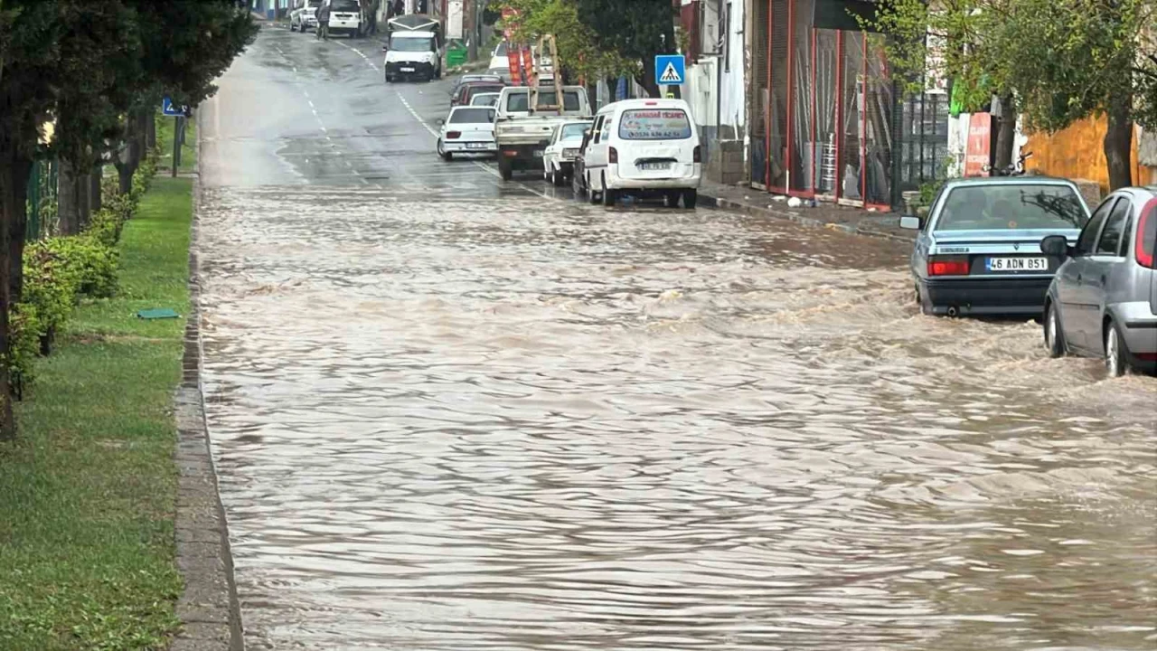 Kahramanmaraşta sağanak yağış etkili oldu