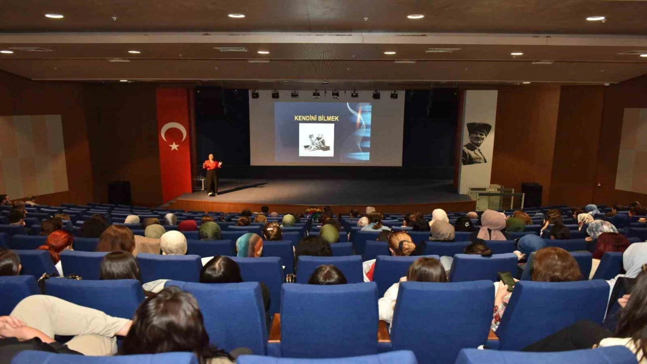 Kepez Belediyesi personeline ‘Etkili İletişim ve Beden Dili Eğitimi