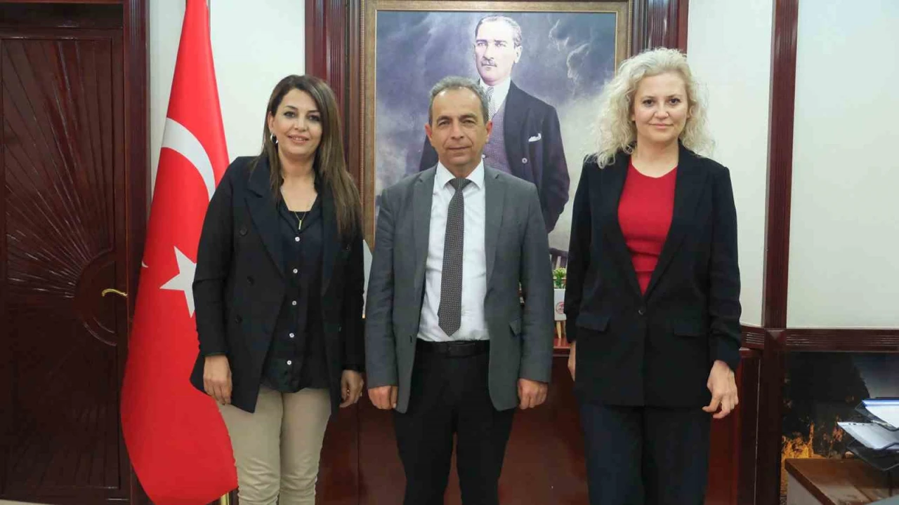 Kızılay otobüsü Kemere geliyor