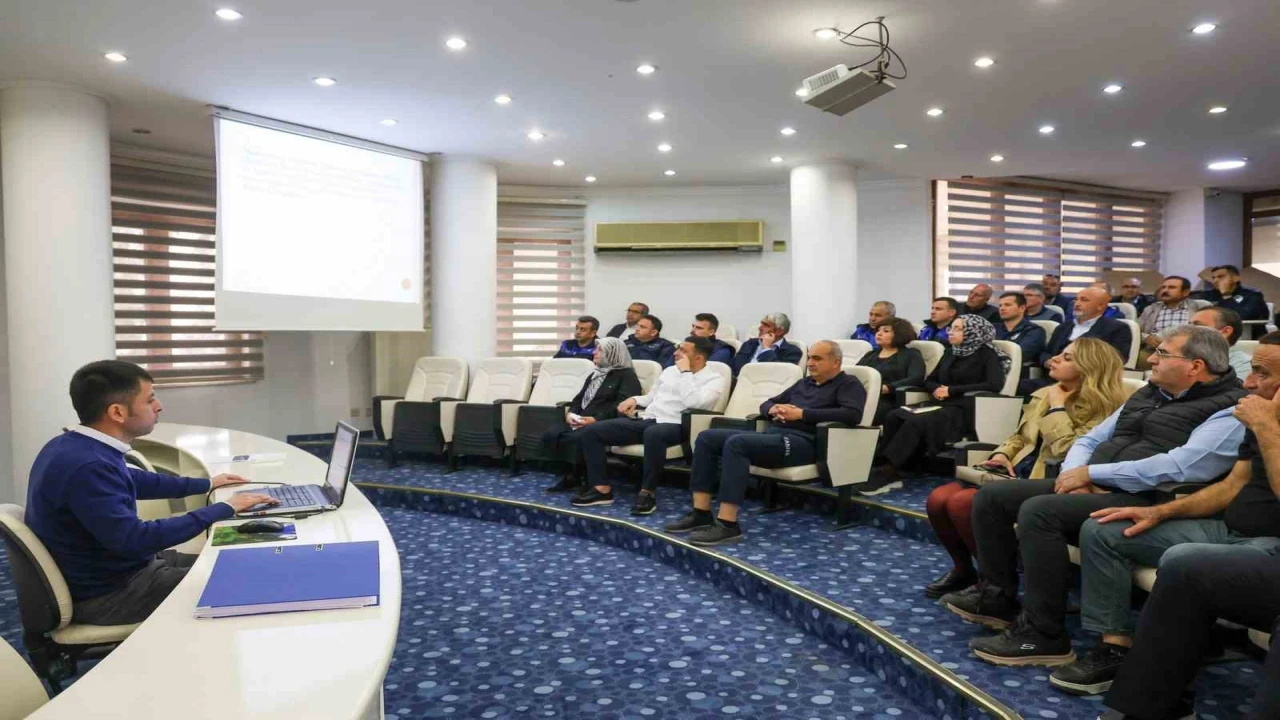 Manavgat Belediyesinden çalışanlara iş güvenliği eğitimi