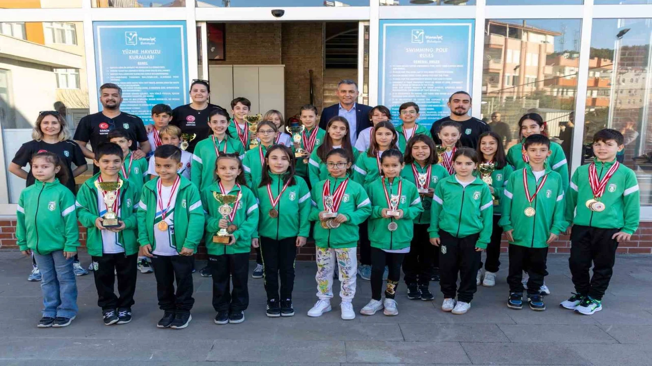 Manavgatlı sporculardan yüzmede büyük başarı